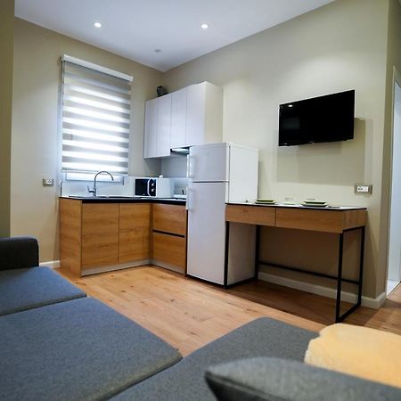 Klei'S Daily Apartment Tirana Bagian luar foto